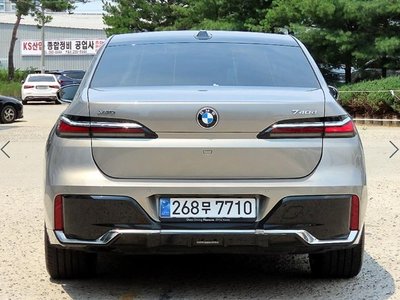 2023 BMW 7 SERIES photo 3