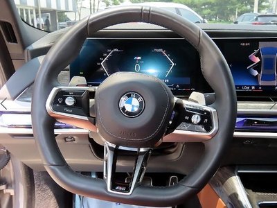 2023 BMW 7 SERIES photo 8