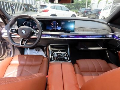 2023 BMW 7 SERIES photo 4