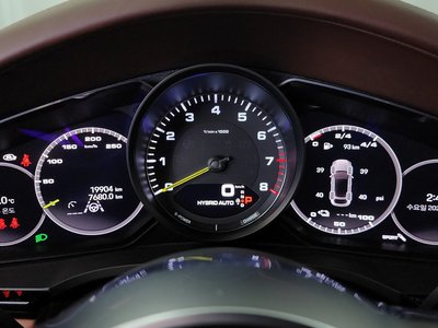 PORSCHE CAYENNE - 8