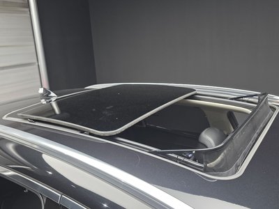 2023 Genesis GV70 thumbnail 28