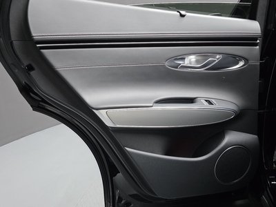 2023 Genesis GV70 thumbnail 15