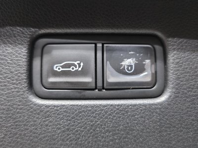 2023 Genesis GV70 thumbnail 22