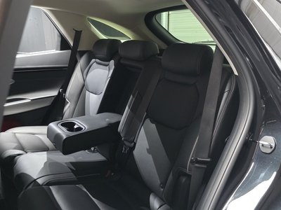 2023 Genesis GV70 thumbnail 18