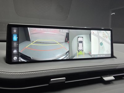2023 Genesis GV70 thumbnail 21