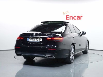 MERCEDES-BENZ E-CLASS - 3