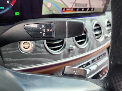 MERCEDES-BENZ E-CLASS - 9