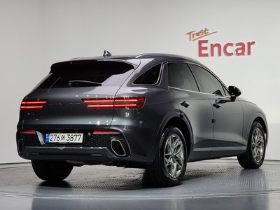 صورة 3 لـ 2023 Genesis GV70
