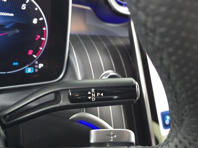 صورة 9 لـ 2025 Mercedes-BENZ GLC