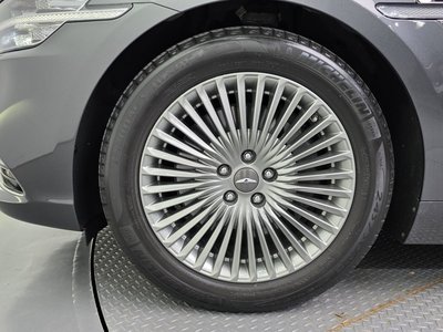صورة 6 لـ 2019 Genesis G90