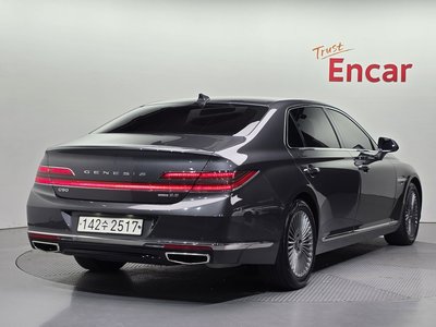 صورة 3 لـ 2019 Genesis G90