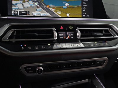 2021 BMW X7 — миниатюра 20