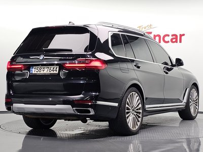 2021 BMW X7 — фото 2