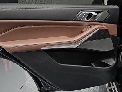 2021 BMW X7 — миниатюра 15