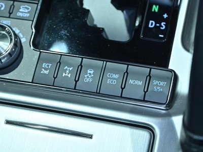 2017 Toyota LAND CRUISER 200 — миниатюра 46