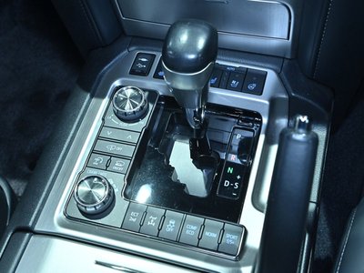 2017 Toyota LAND CRUISER 200 — миниатюра 43