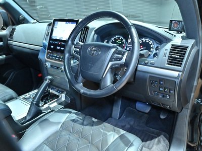 2017 Toyota LAND CRUISER 200 — миниатюра 37