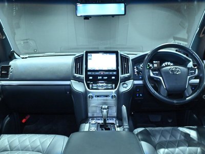 2017 Toyota LAND CRUISER 200 — миниатюра 39