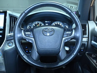 2017 Toyota LAND CRUISER 200 — миниатюра 40