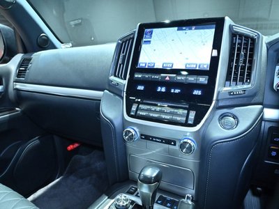 2017 Toyota LAND CRUISER 200 — миниатюра 38