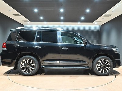 صورة 10 لـ 2017 Toyota LAND CRUISER 200