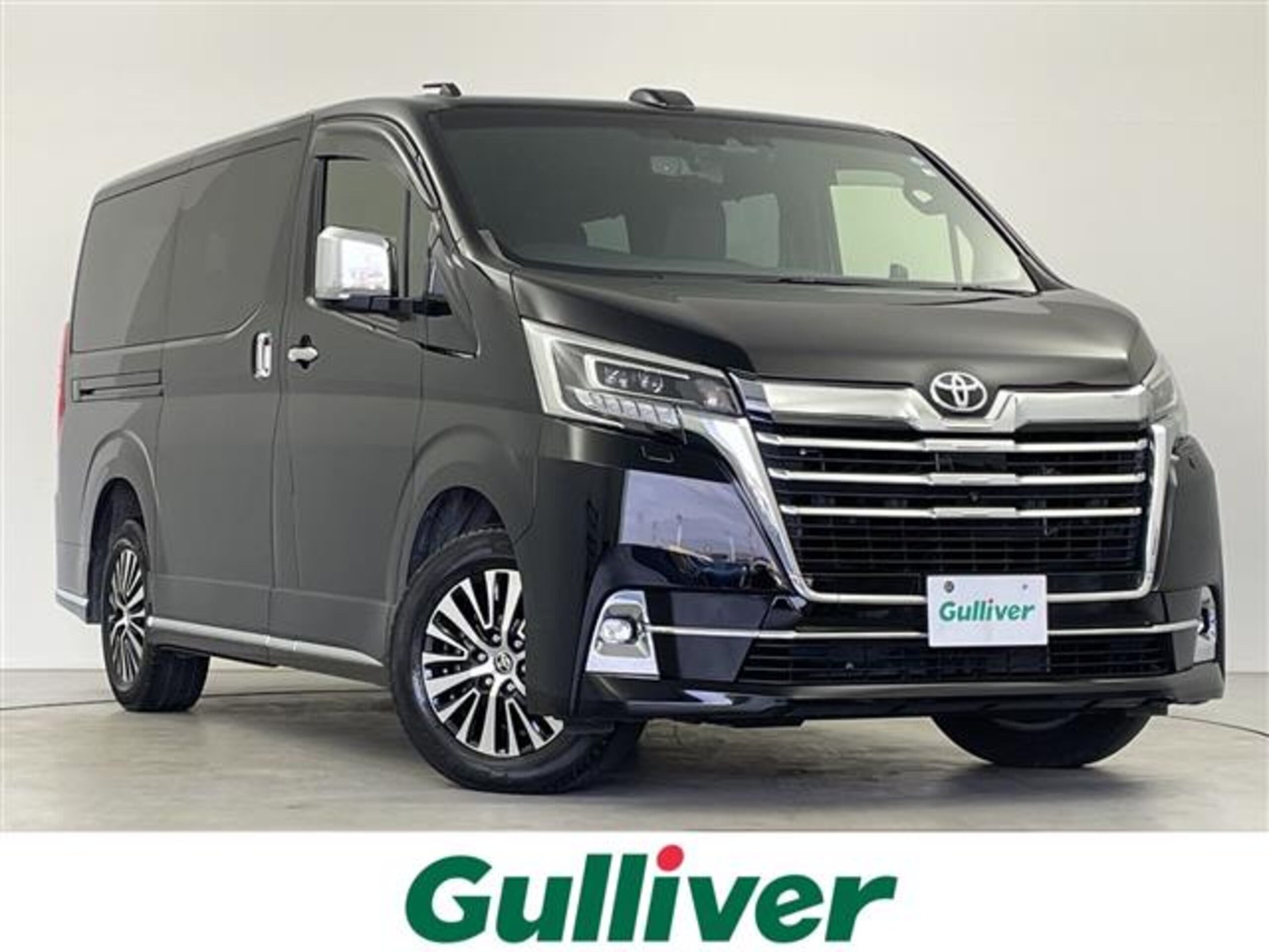 TOYOTA GRAND ACE - View 1