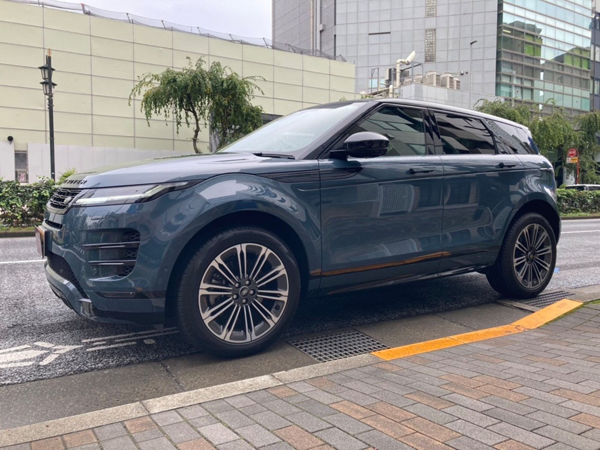 LAND ROVER RANGE ROVER EVOQUE - View 1