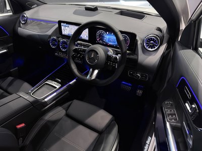 MERCEDES-BENZ GLA - 4