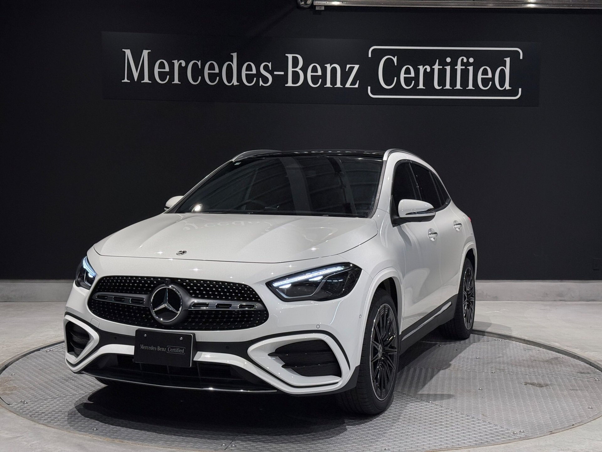 MERCEDES-BENZ GLA - View 1