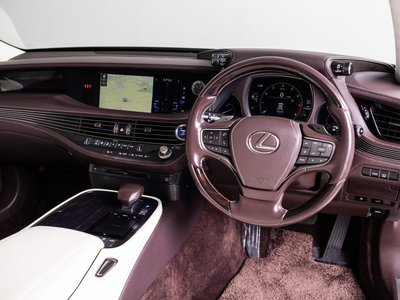 صورة مصغرة 12 لـ 2019 Lexus LS
