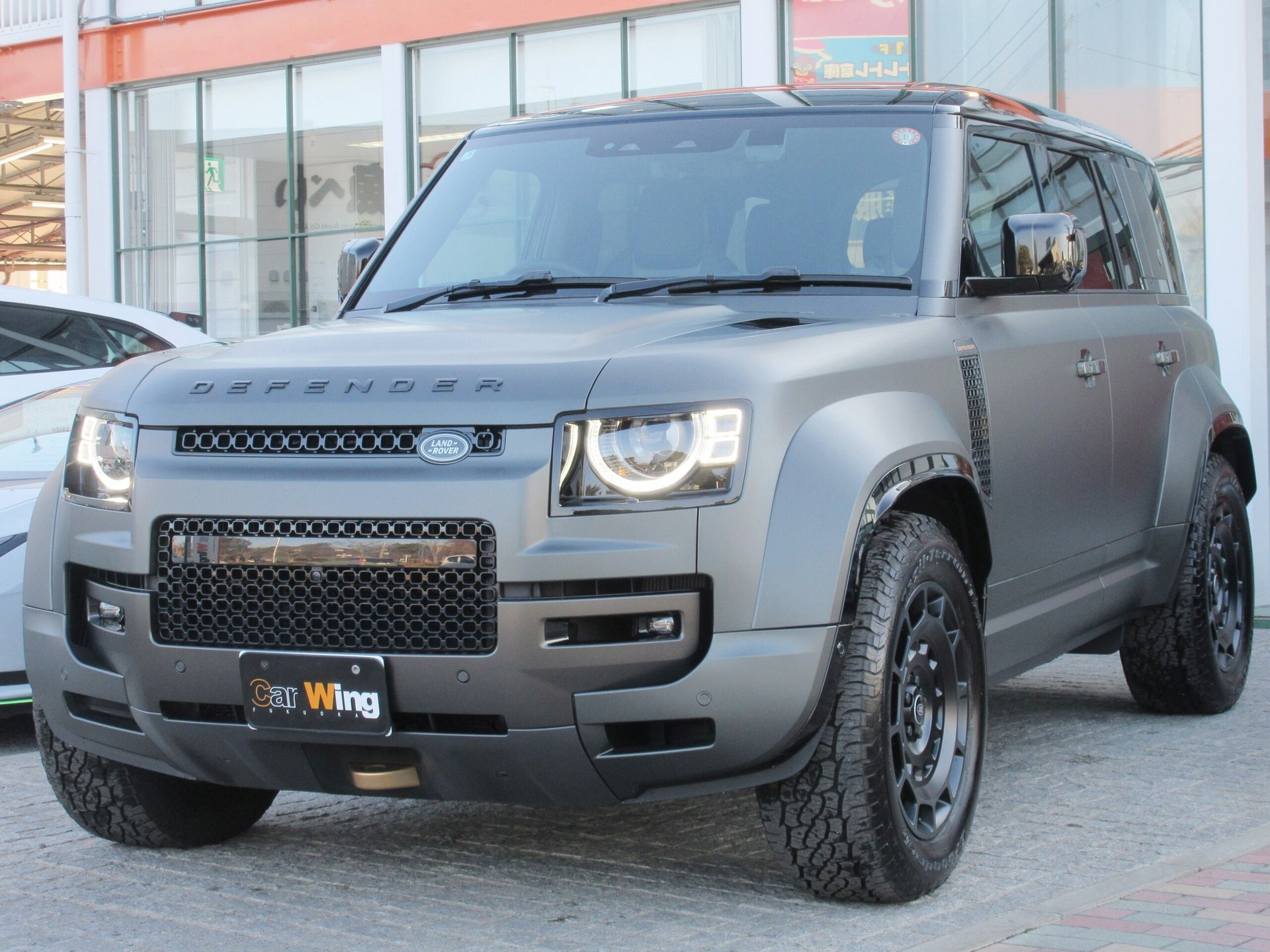 LAND ROVER DEFENDER - View 1