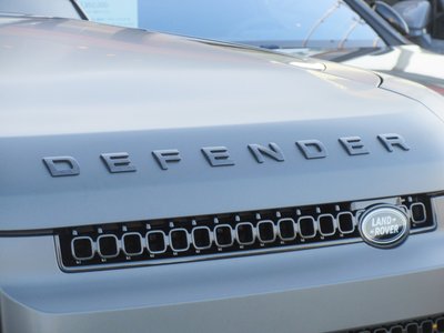 LAND ROVER DEFENDER - 7