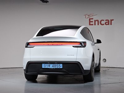 2025 Tesla MODEL Y photo 4