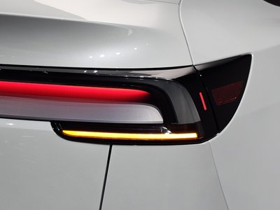 2025 Tesla MODEL Y photo 10