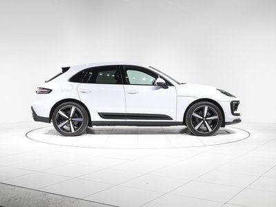 PORSCHE MACAN - 5
