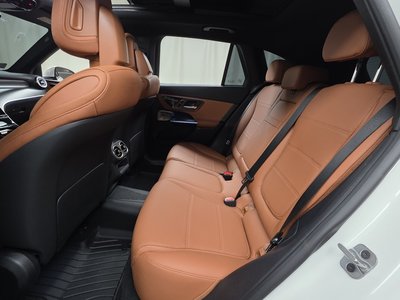 2025 Mercedes-BENZ GLC — миниатюра 18