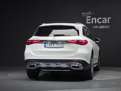 2025 Mercedes-BENZ GLC — фото 4