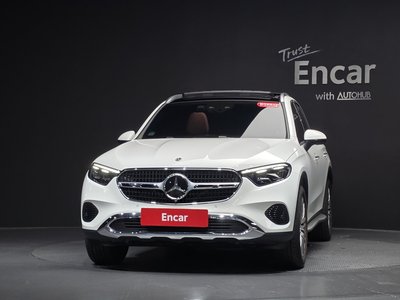 2025 Mercedes-BENZ GLC — фото 2