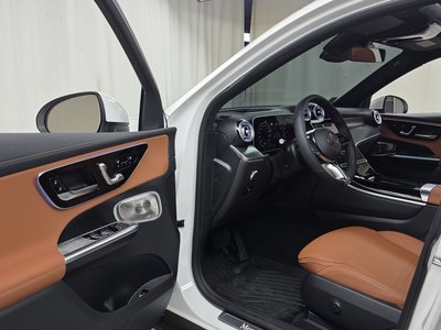 2025 Mercedes-BENZ GLC — миниатюра 13
