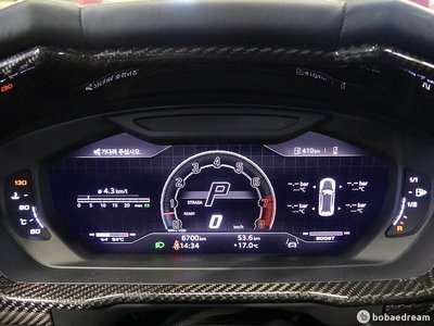 LAMBORGHINI URUS - 8