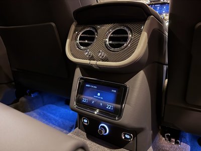 2024 Bentley BENTAYGA thumbnail 37