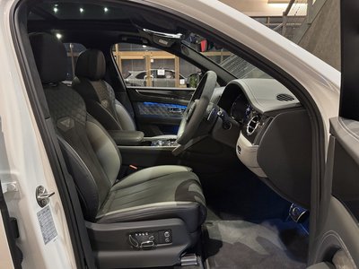 2024 Bentley BENTAYGA thumbnail 17