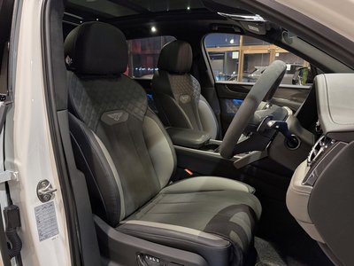 2024 Bentley BENTAYGA thumbnail 16