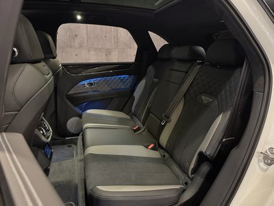 2024 Bentley BENTAYGA thumbnail 38