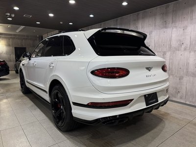 2024 Bentley BENTAYGA photo 9