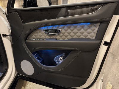 2024 Bentley BENTAYGA thumbnail 30