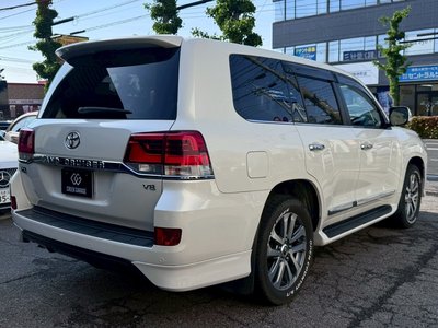 TOYOTA LAND CRUISER - 7