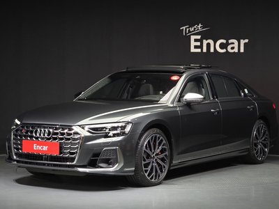 صورة 1 لـ 2025 AUDI S8