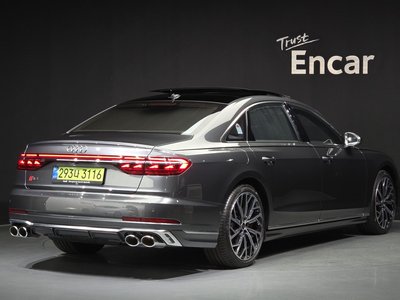 صورة 4 لـ 2025 AUDI S8