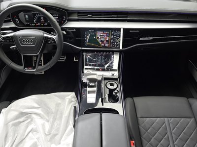 صورة 5 لـ 2025 AUDI S8